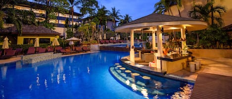 Bar en bord de piscine