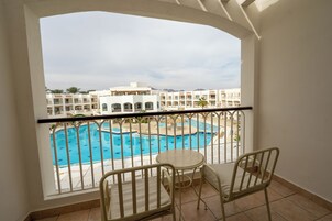 Superior Room, 1 Katil Ratu (Queen), Pool View | Pemandangan dari bilik