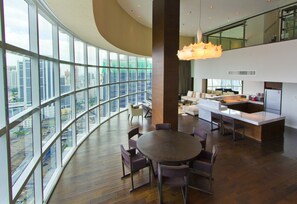 3-Bedroom Family Residential Suite | In-room dining