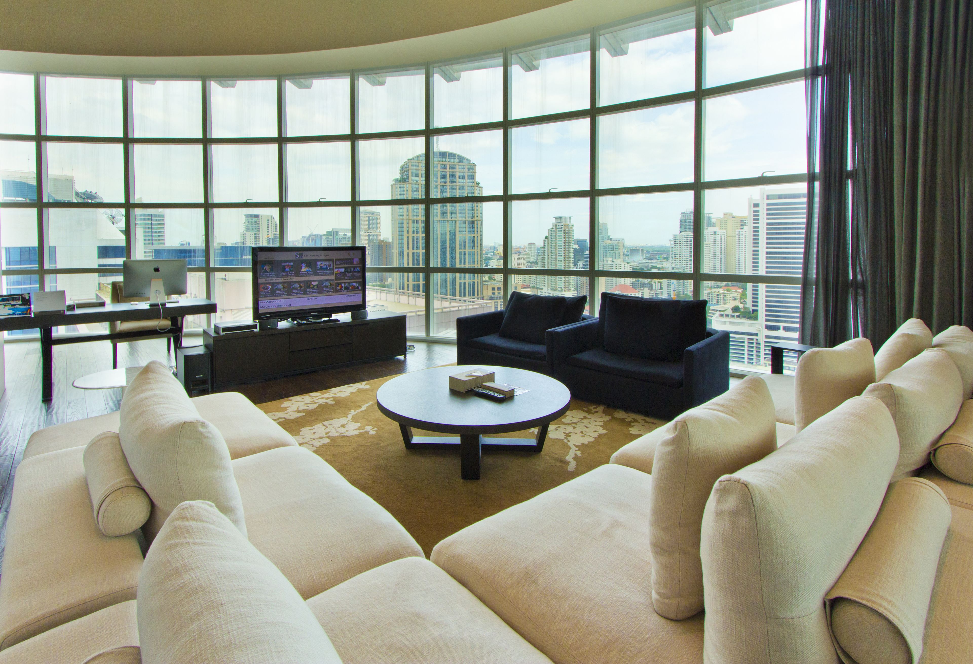 3-bedroom family residential suite | city view