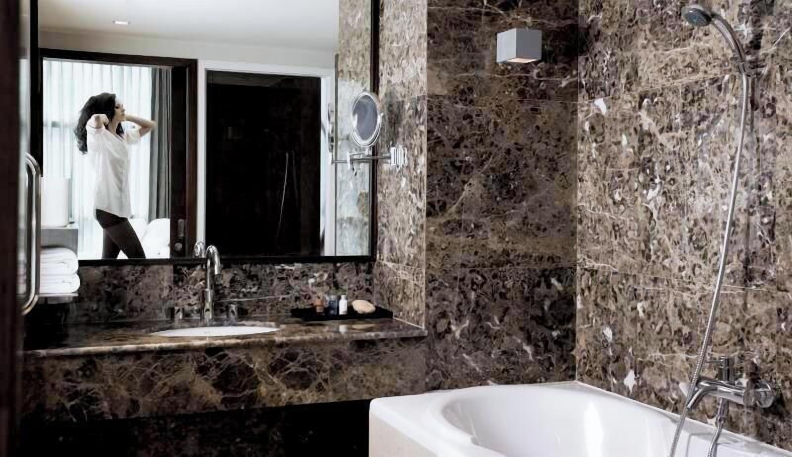 Banheiro | Produtos de toalete grátis, secador de cabelo, roupões de banho 