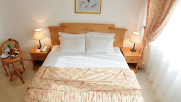 Classic Studio | Egyptian cotton sheets, Select Comfort beds, in-room safe, desk