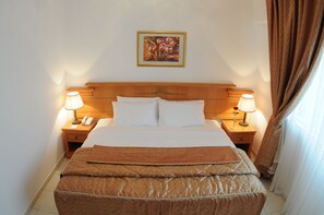 Deluxe Suite, 1 Bedroom | Egyptian cotton sheets, Select Comfort beds, in-room safe, desk