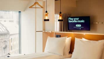 Kamar, 1 Tempat Tidur Queen | Seprai antialergi, brankas, tirai kedap cahaya, dan Wi-Fi gratis