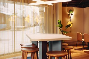 Bar (on property) - Scandic Go, Grensen 20 (Oslo)