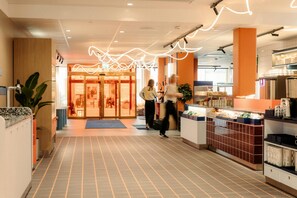 Bar (on property) - Scandic Go, Grensen 20 (Oslo)