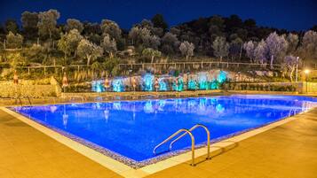 Seasonal outdoor pool