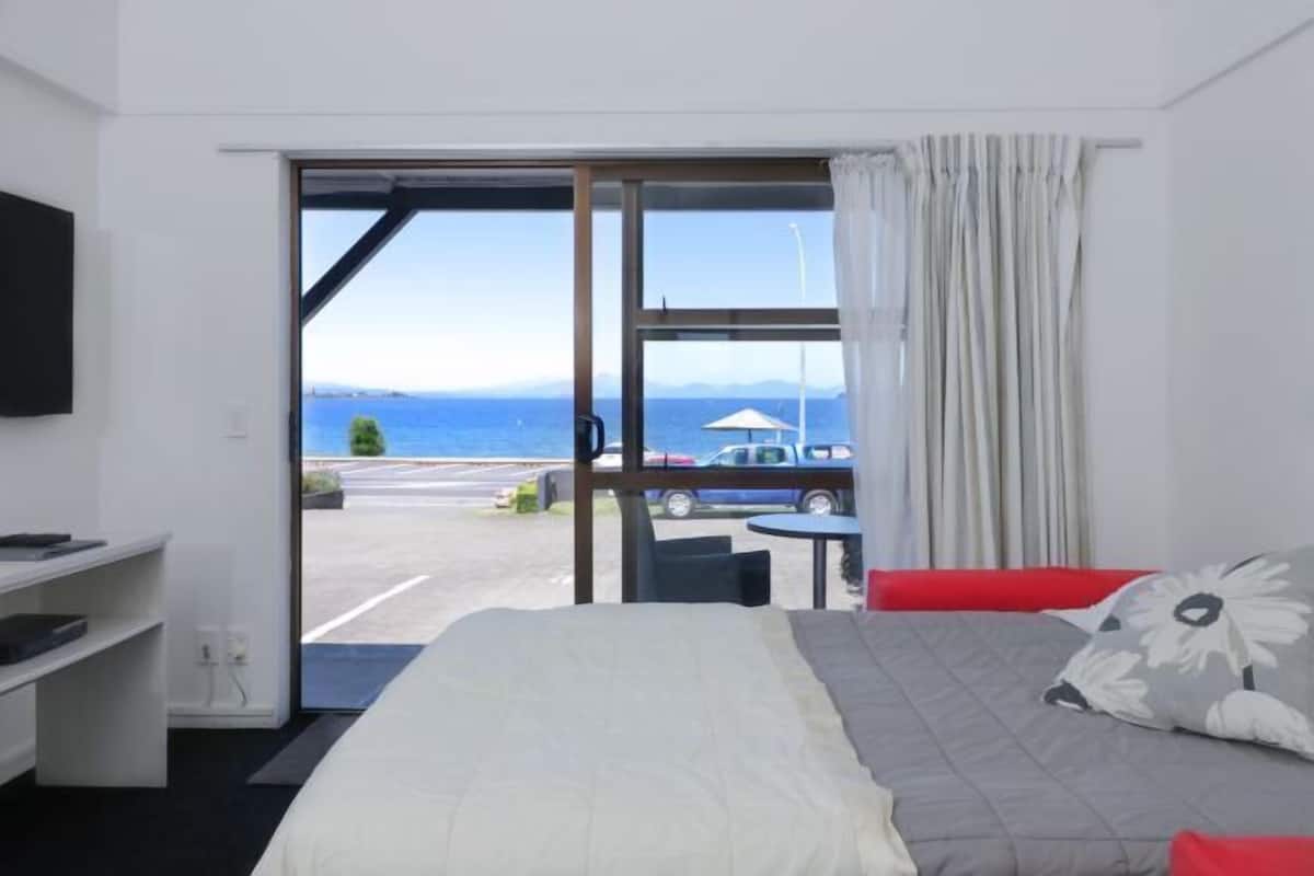 2 habitaciones, escritorio y cortinas blackout