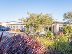 Front of property - Lake Taupo Motor Inn (Taupo)
