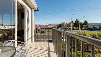 One Bedroom Unit | Balcony