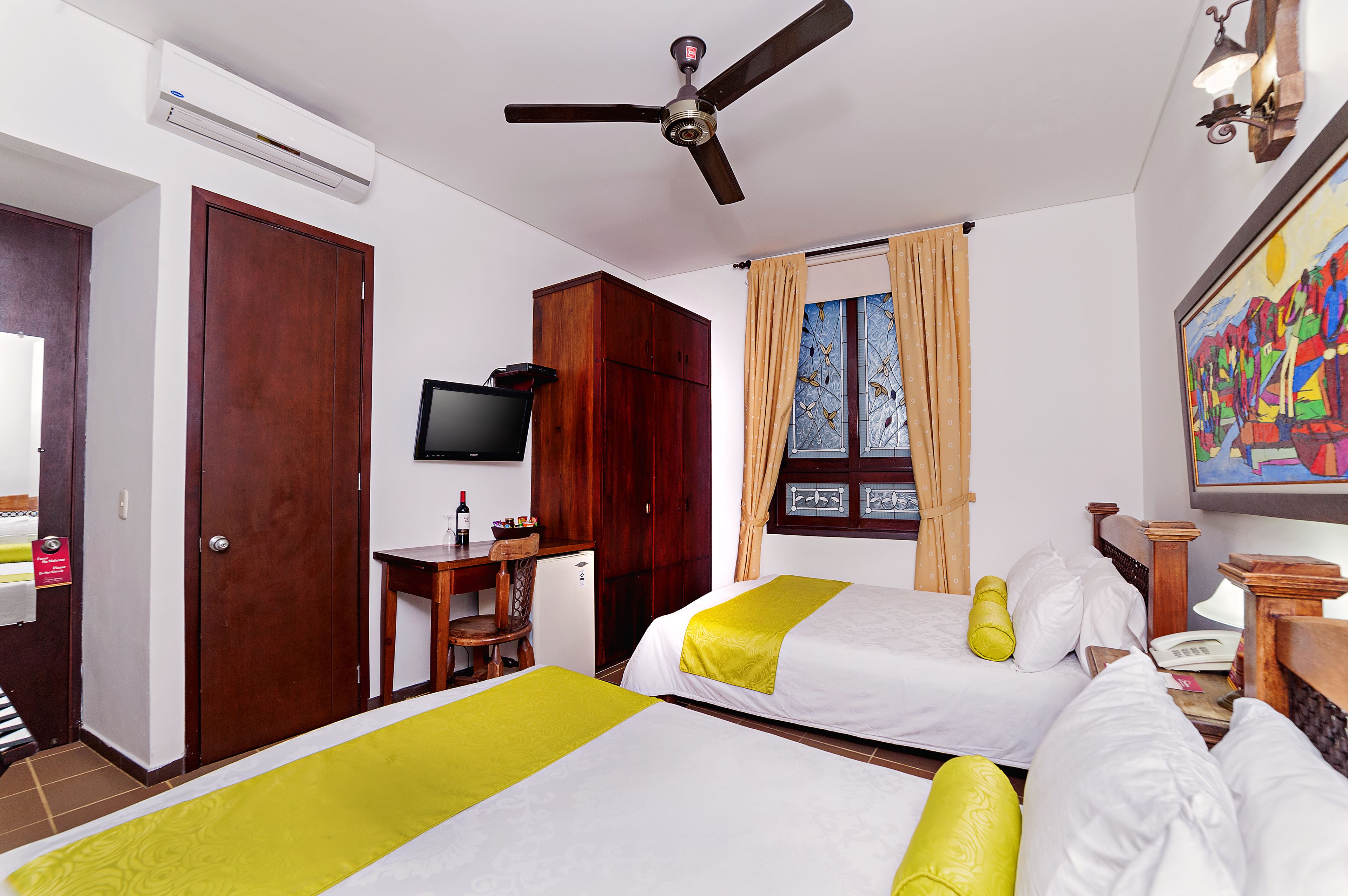 deluxe twin room | premium bedding, minibar, in-room safe, desk