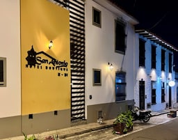 Fachada de la propiedad