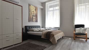 Family Quadruple Room | Individually decorated, individually furnished, desk, soundproofing