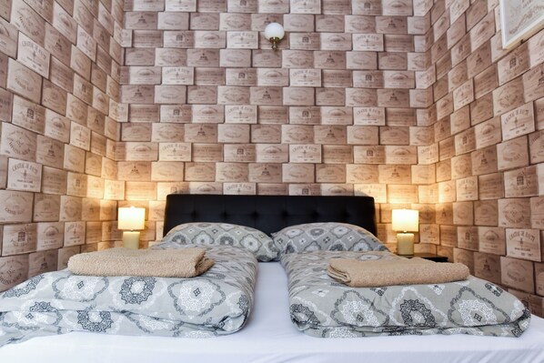 Design-huoneisto, 2 makuuhuonetta, keittiö | Yksilöllisesti sisustettu, yksilöllisesti kalustettu, työpöytä