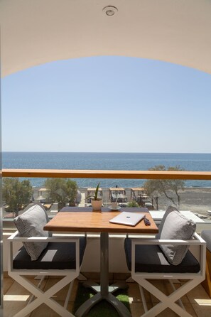 Deluxe Suite, Sea View | Balcony - Glykeria Mini Suites (Santorini)