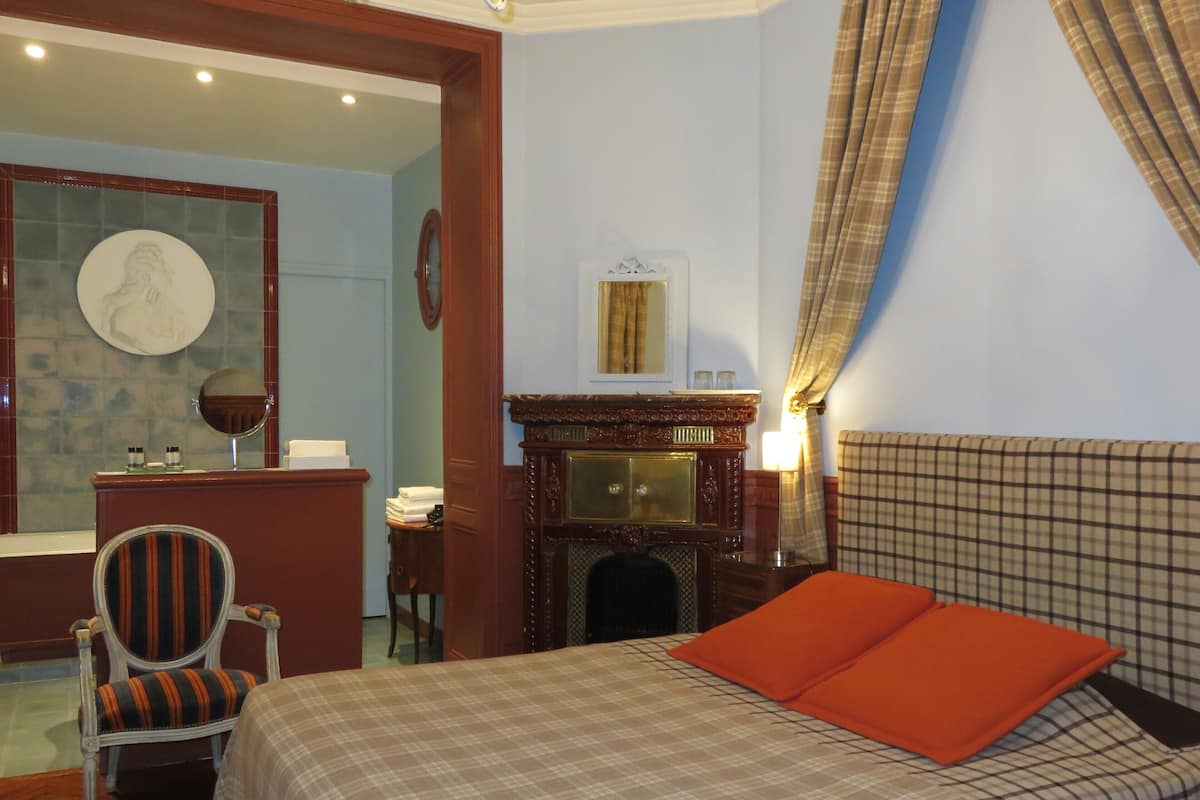 Deluxe Double Room | Pillowtop beds, minibar, in-room safe, individually decorated