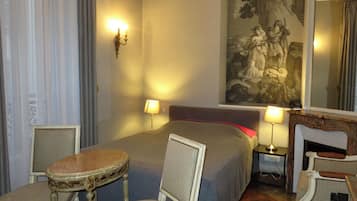 Kamar Double Superior | Bantalan ekstra lembut, minibar, brankas, dan didekorasi berbeda-beda