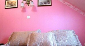 Äänieristys, silitysrauta/-lauta, ilmainen Wi-Fi