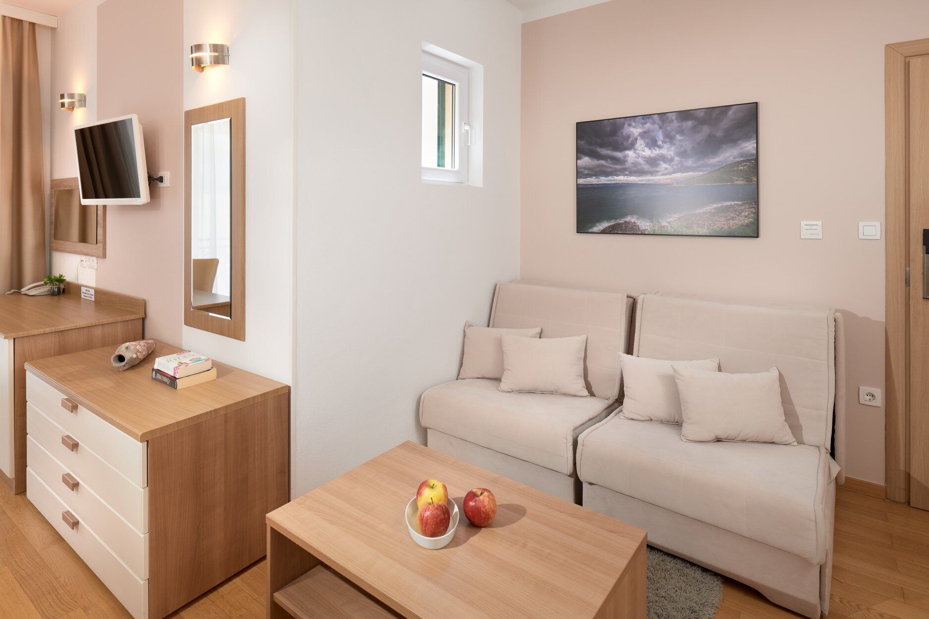 comfort double room, 1 bedroom, city view | 1 bedroom, in-room safe, desk, laptop workspace