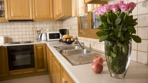 Espresso maker, coffee/tea maker, full-sized fridge, microwave - Aloni Villas (Rethymno)