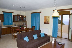 Flat-screen TV, fireplace