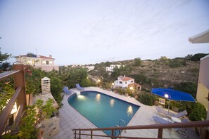 5 kolam renang terbuka 