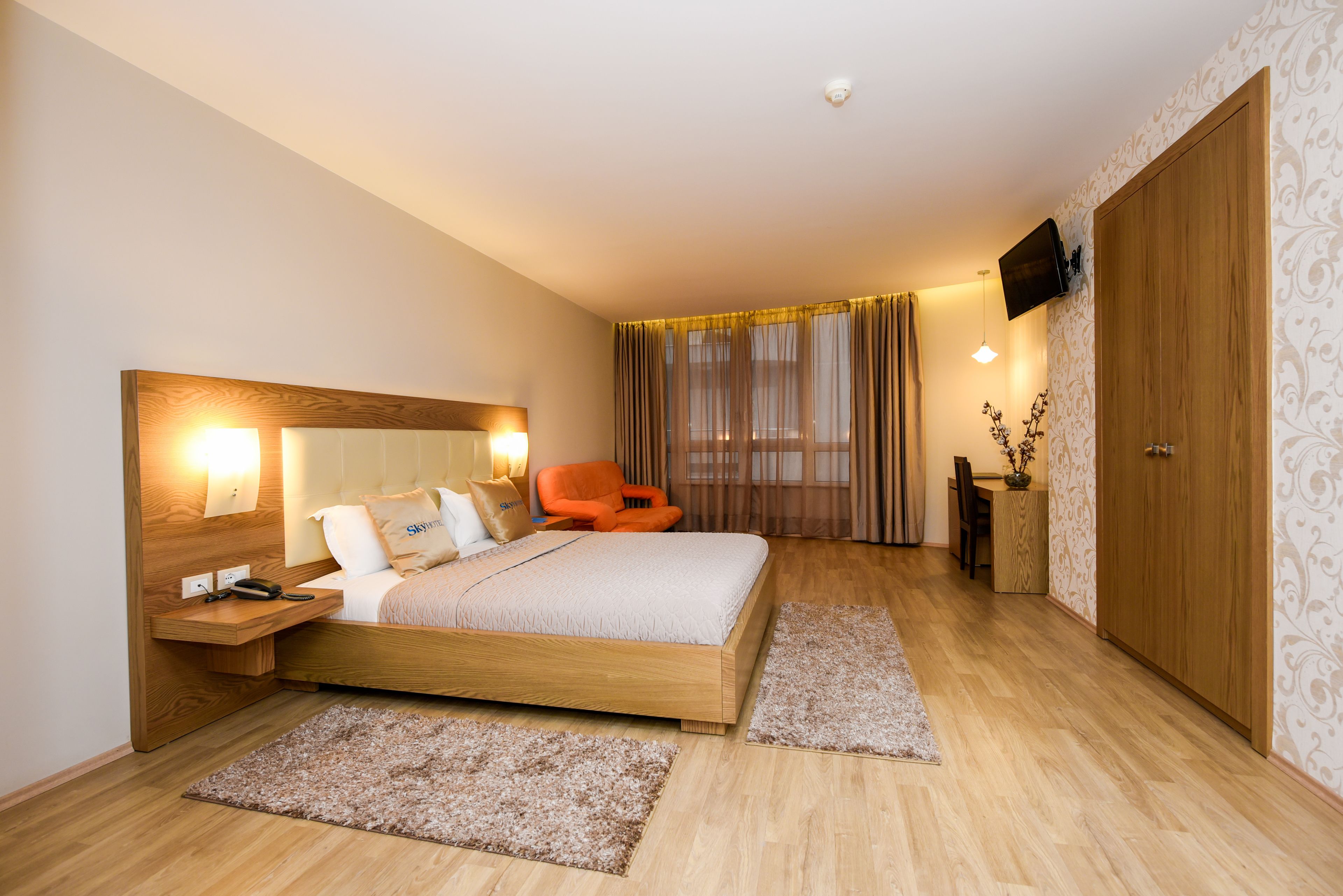 Chambre Double Deluxe | Surmatelas, minibar, coffres-forts dans les chambres, bureau