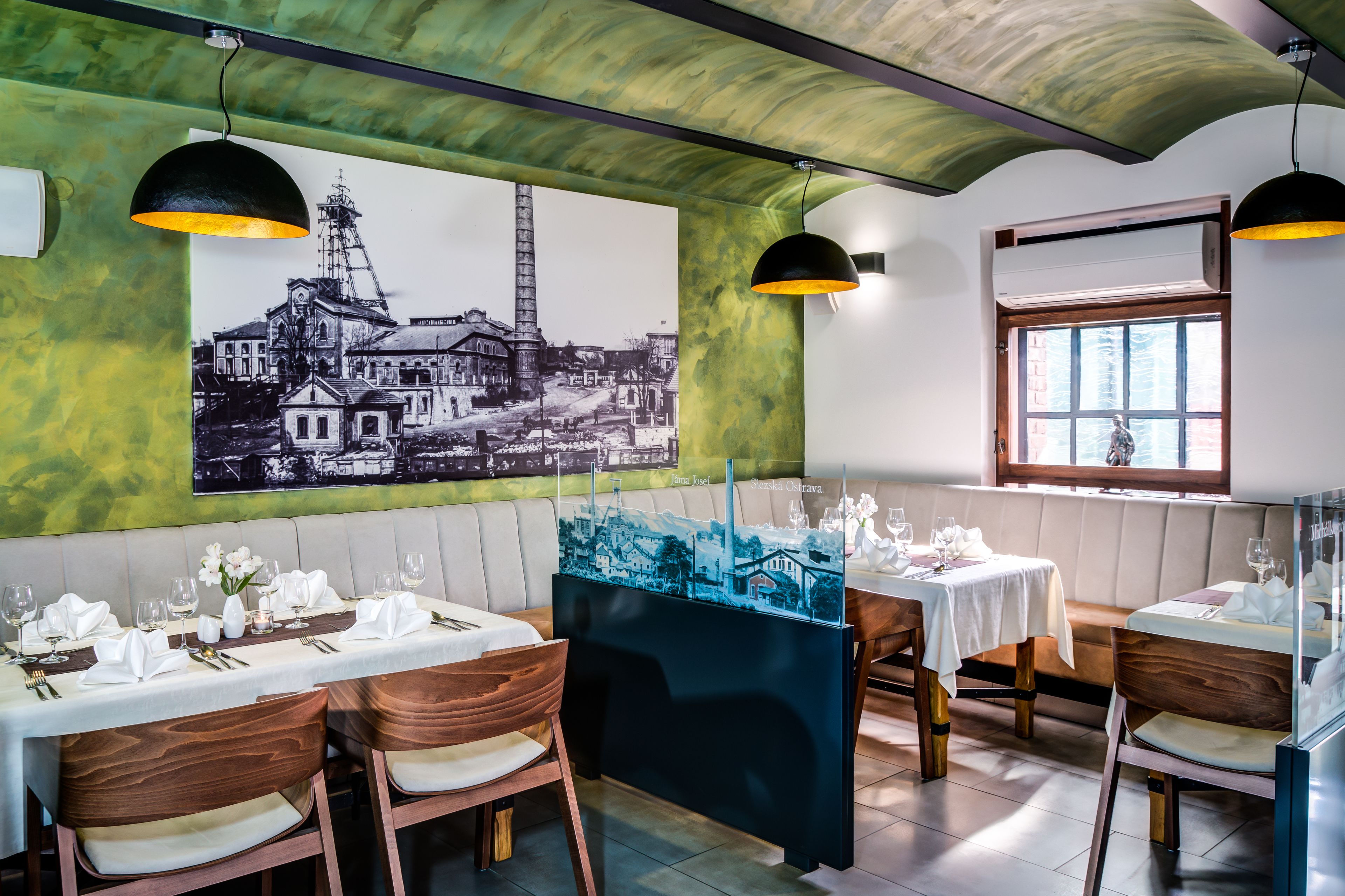 lunch and dinner served, regional cuisine