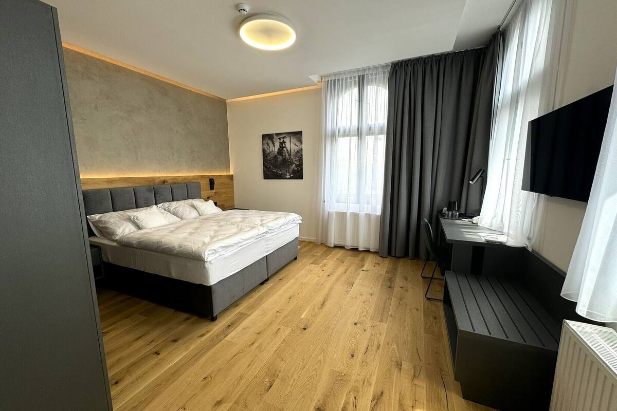 1 bedroom, minibar, in-room safe, desk