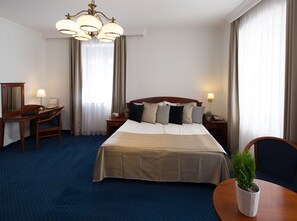 Superior Double Room | In-room safe, desk, blackout drapes, iron/ironing board - Fonte Hotel (Gyor)