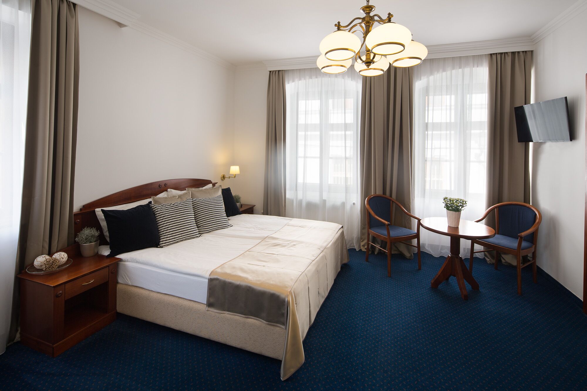 superior double room | in-room safe, desk, blackout curtains, iron/ironing board
