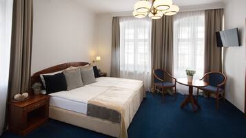 Superior Double Room | In-room safe, desk, blackout drapes, iron/ironing board