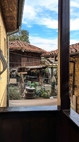 Exterior. Alojamientos Cenera