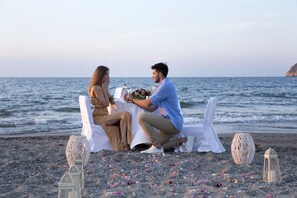 2 개의 레스토랑, 아침 식사 제공