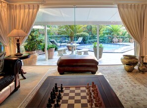 Game room - Cinnamon Boutique (Wilderness)