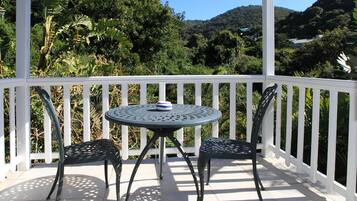 ์ํผ๋ฆฌ์ด ๋๋ธ๋ฃธ | ๋ฐ์ฝ๋