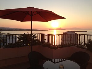 Ático panorámico, 1 habitación, vistas al mar | Terraza o patio