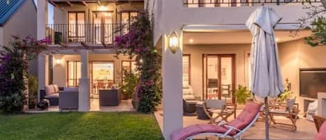 House, 2 Bedrooms | Terrace/patio