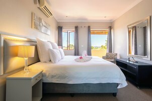 独立别墅, 2 间卧室 | Select Comfort 床、客房内保险箱、办公桌、熨斗/熨衣板