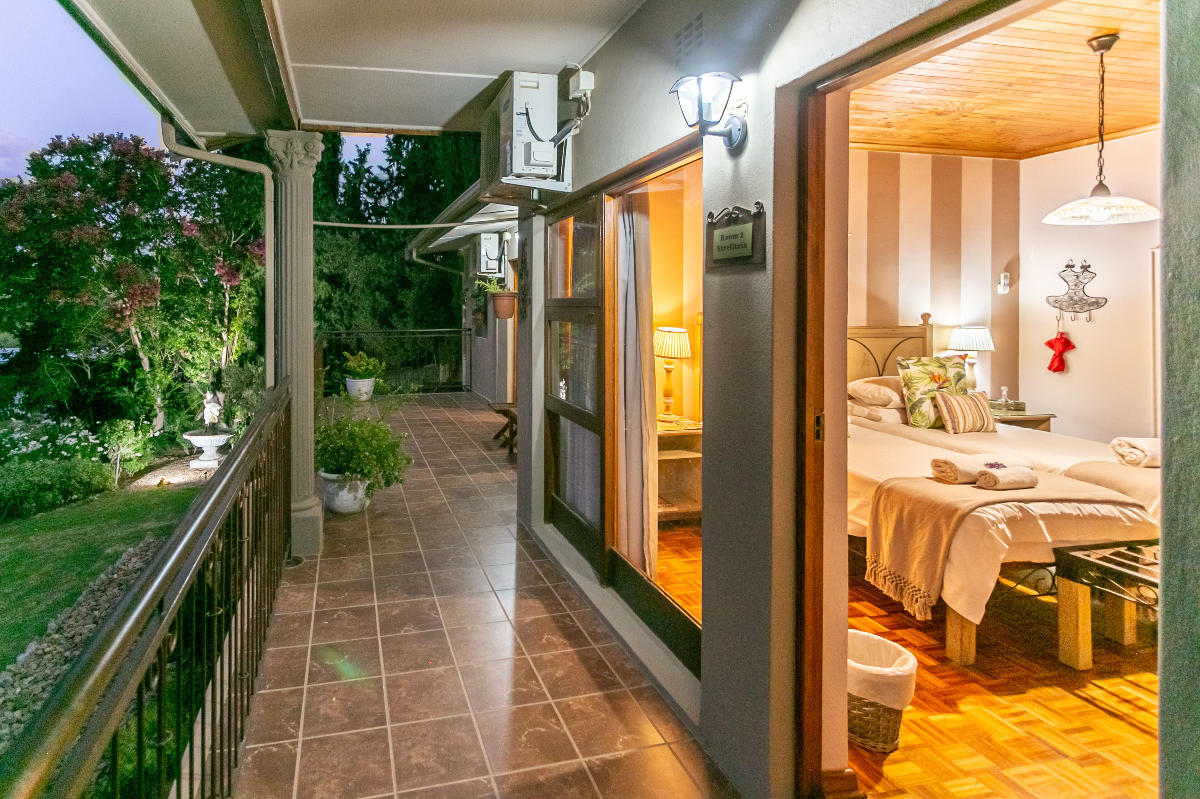 Kamer (2) | Uitzicht vanaf balkon