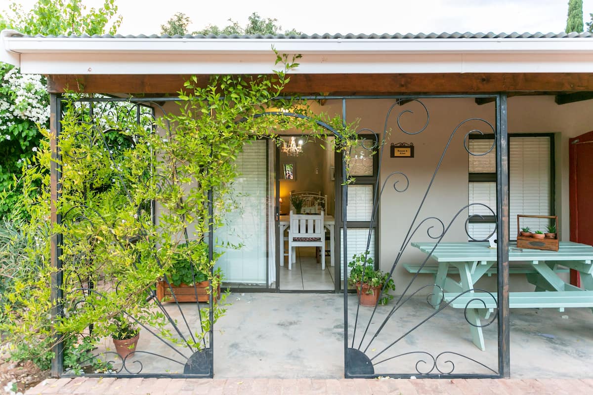 Room (6) | Terrace/patio