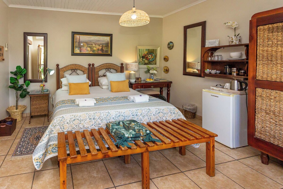 Deluxe Double Room (3) | WiFi (free), bed sheets