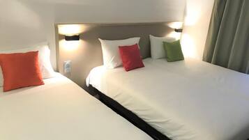 Cortinas blackout, tabla de planchar con plancha y wifi gratis