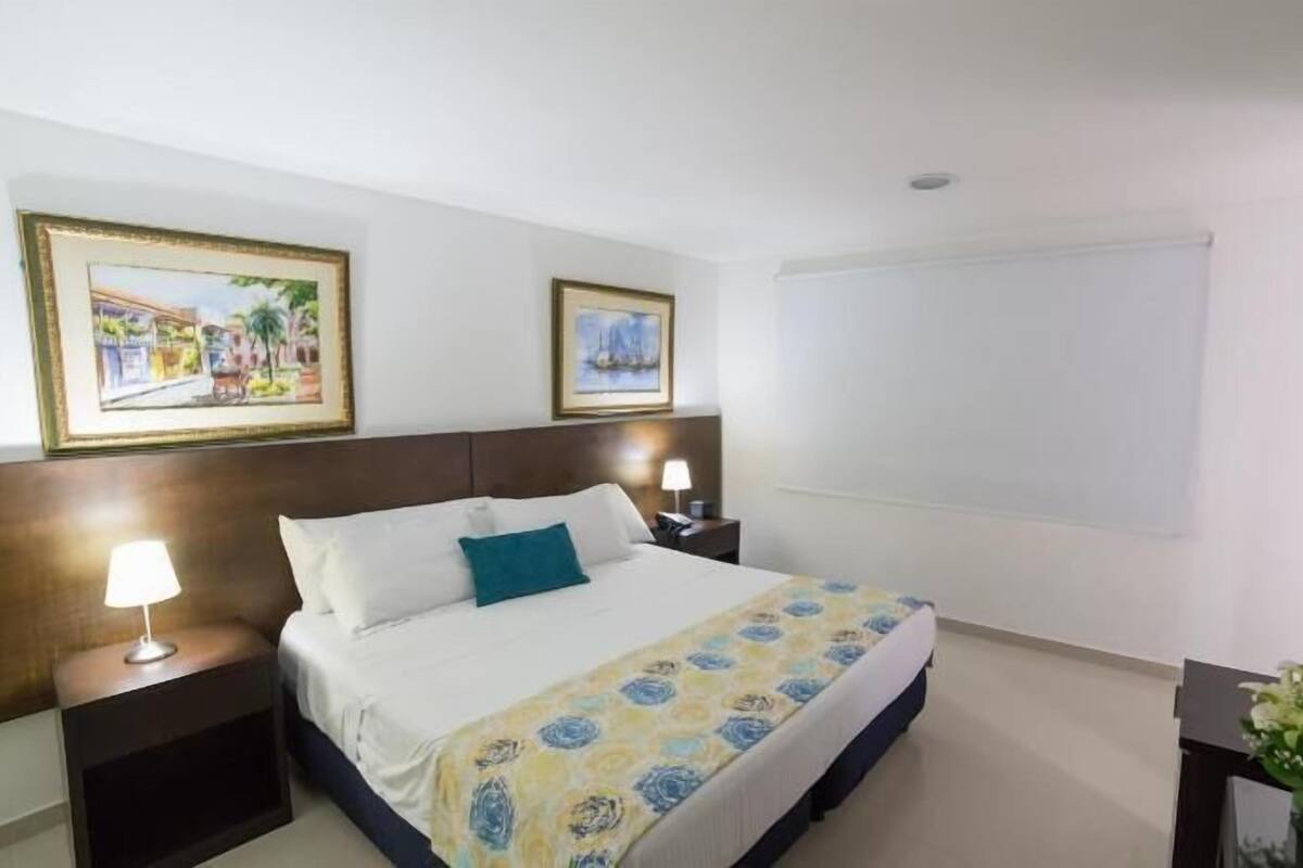 Premium bedding, down comforters, minibar, in-room safe