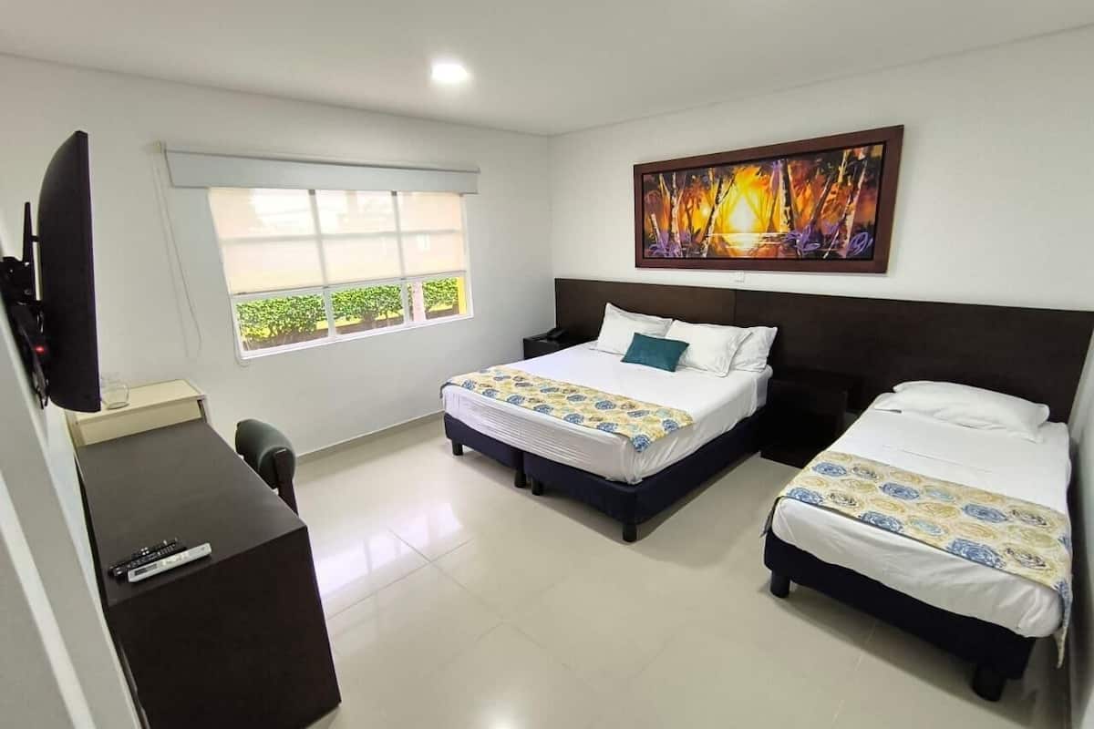 1 bedroom, premium bedding, down duvets, minibar