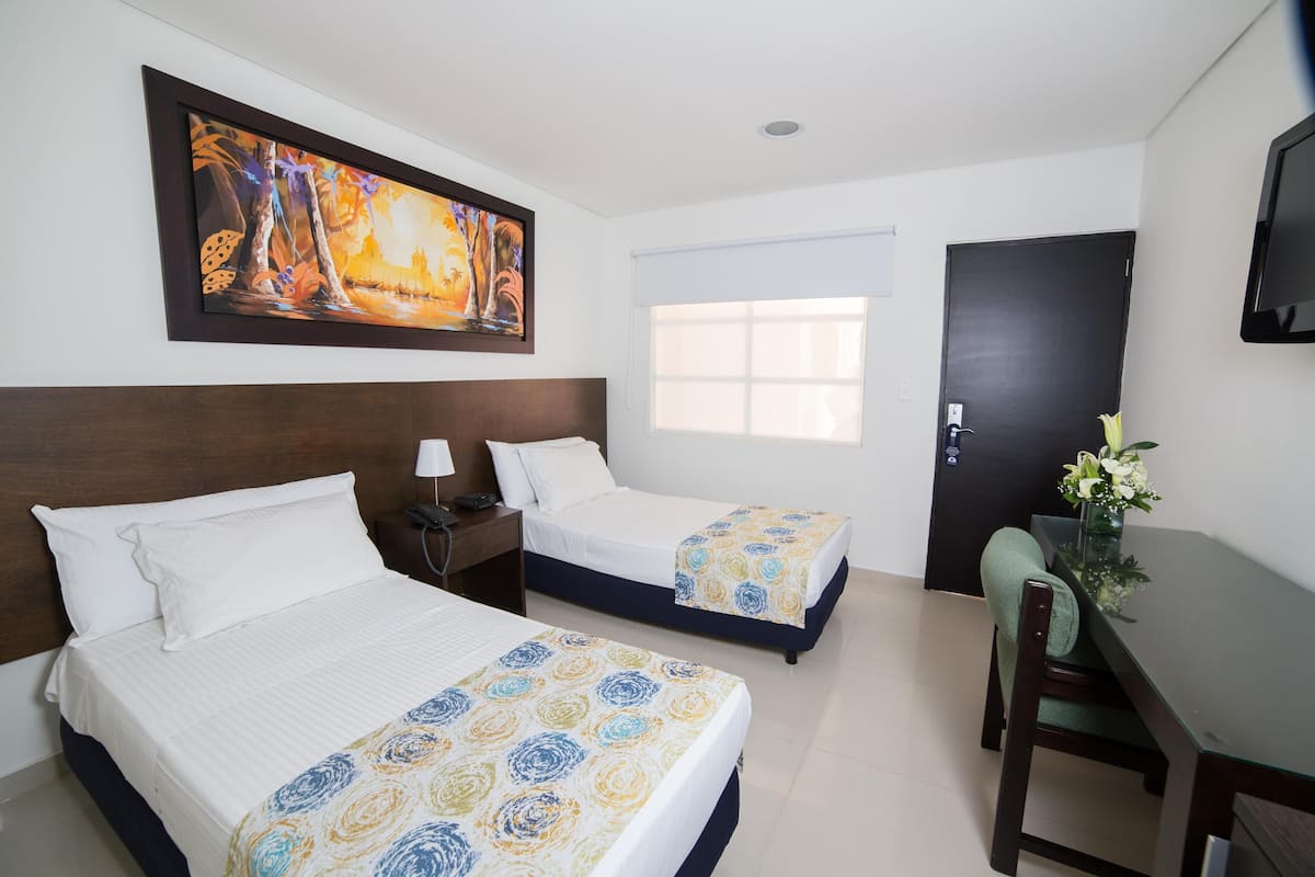1 bedroom, premium bedding, down duvets, minibar