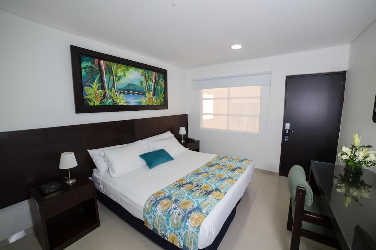 1 bedroom, premium bedding, down duvets, minibar