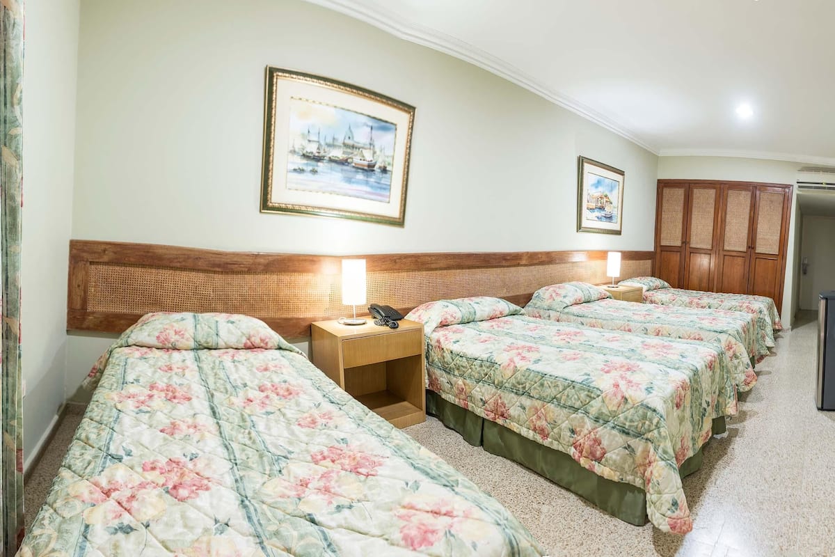 1 bedroom, premium bedding, down duvets, minibar