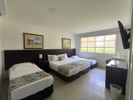 Quadruple Room, 1 King Size Bed, 2 Single Beds