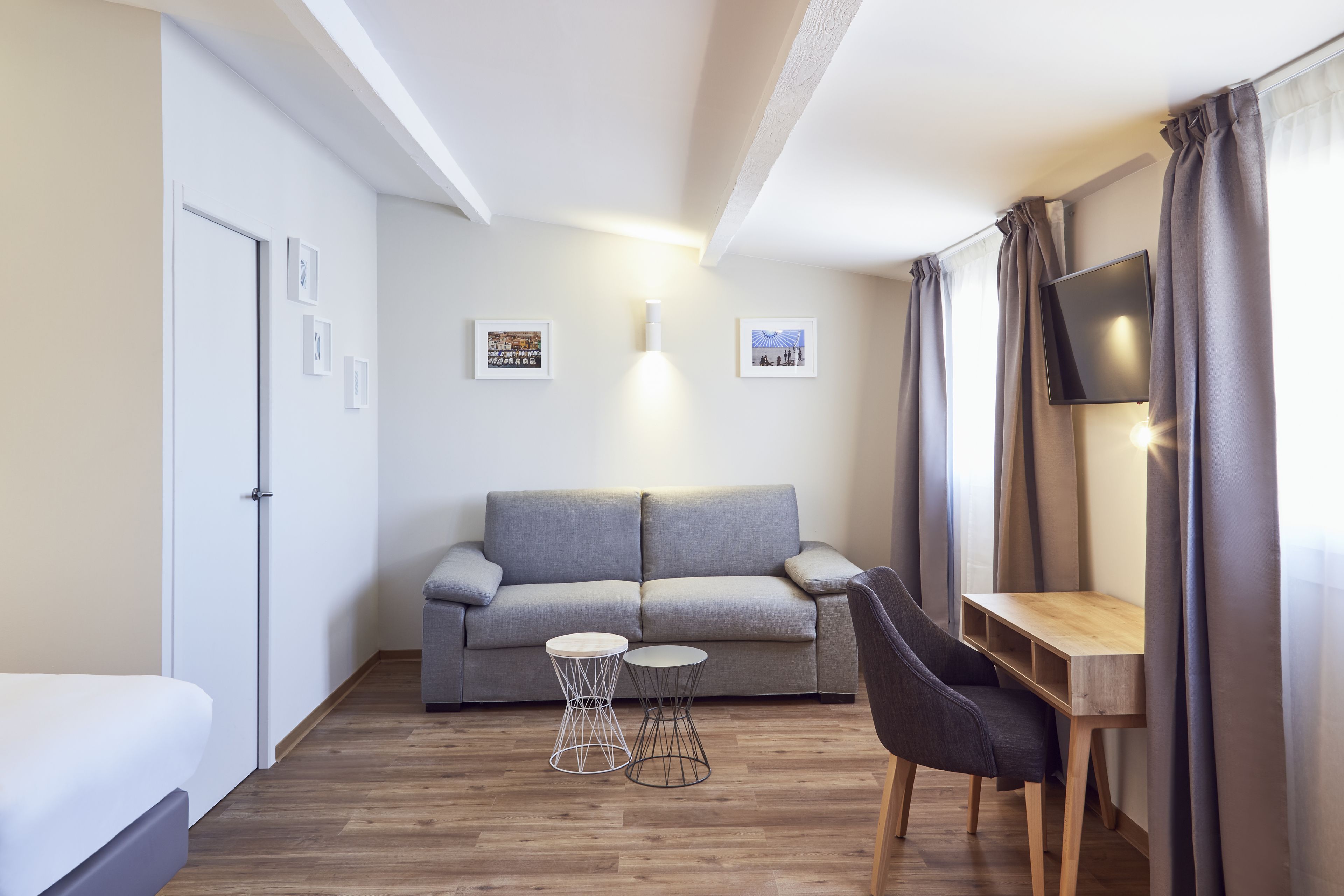 family room, annex building (4 pers) | living area | tv